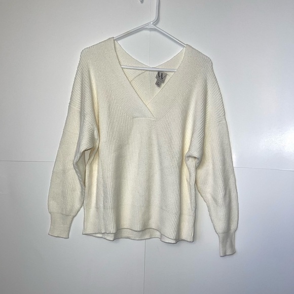 Worthington White V Neck Sweater Size Petite Large - Picture 1 of 6